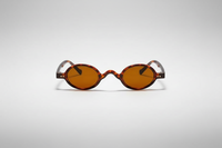 Leopardo con lentes marrones