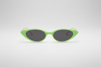 Verde con lentes negras