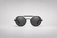 Negro con lentes gris oscuro